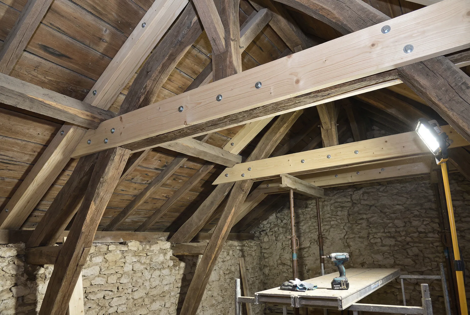 Exemple de renfort de charpente à Pessac, un coût supplémentaire sur devis